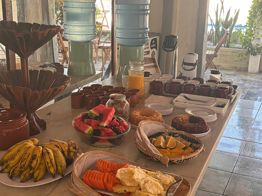 desayuno Buffet de cada mañana, incluye frutas, tostadas, infusiones